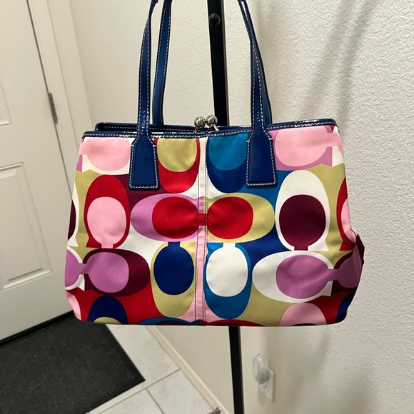 COACH Signature Scarf Print Tote with Blue Trim NWOT - Picture 2 of 6